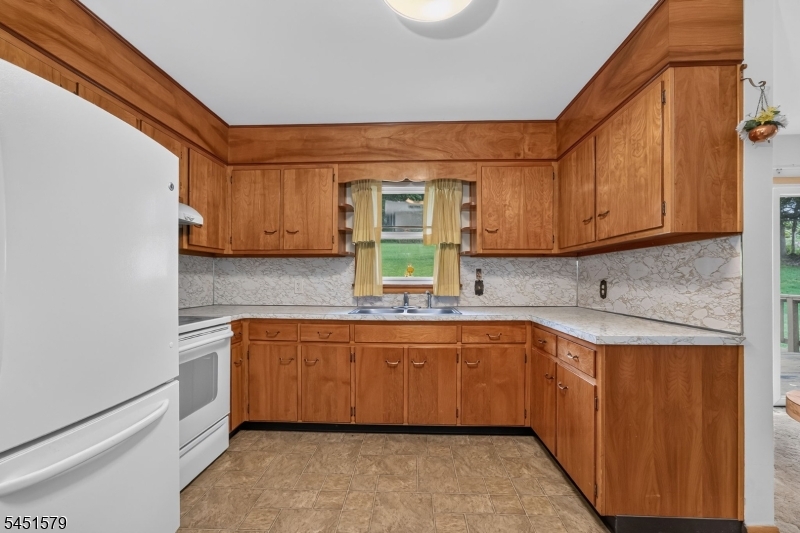 400 Bellis Road Property Photo 8