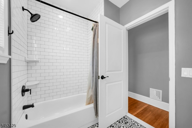 1245 Oakland Ave Property Photo 11