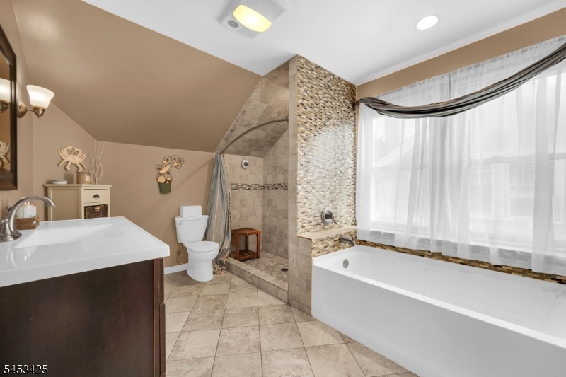 1245 Oakland Ave Property Photo 14