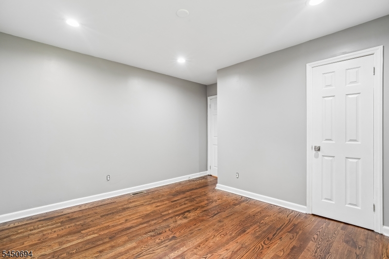 60 Flower Ave Property Photo 16