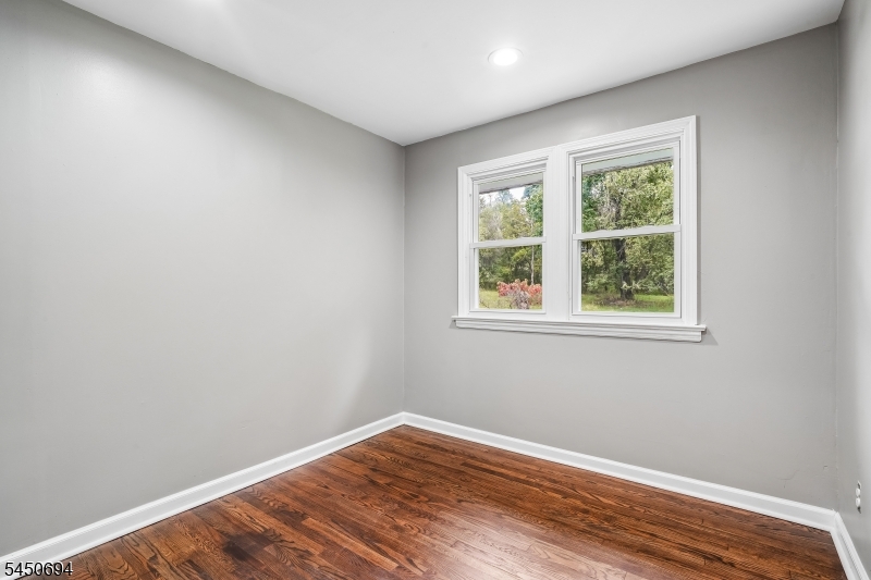 60 Flower Ave Property Photo 17