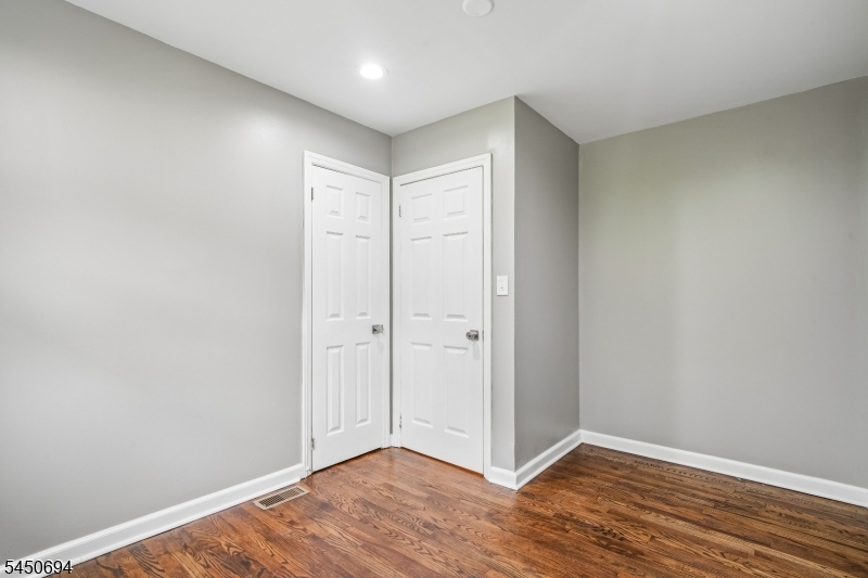 60 Flower Ave Property Photo 18