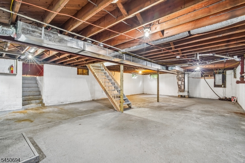60 Flower Ave Property Photo 19