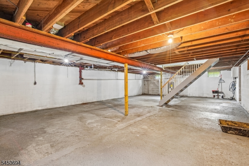 60 Flower Ave Property Photo 20
