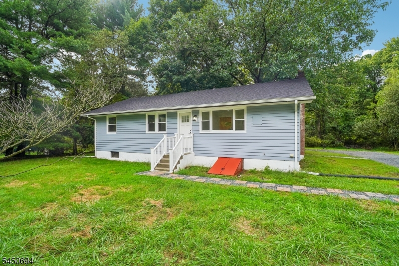 60 Flower Ave Property Photo 24