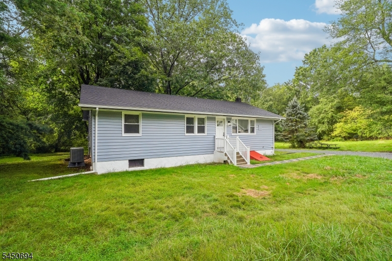 60 Flower Ave Property Photo 25