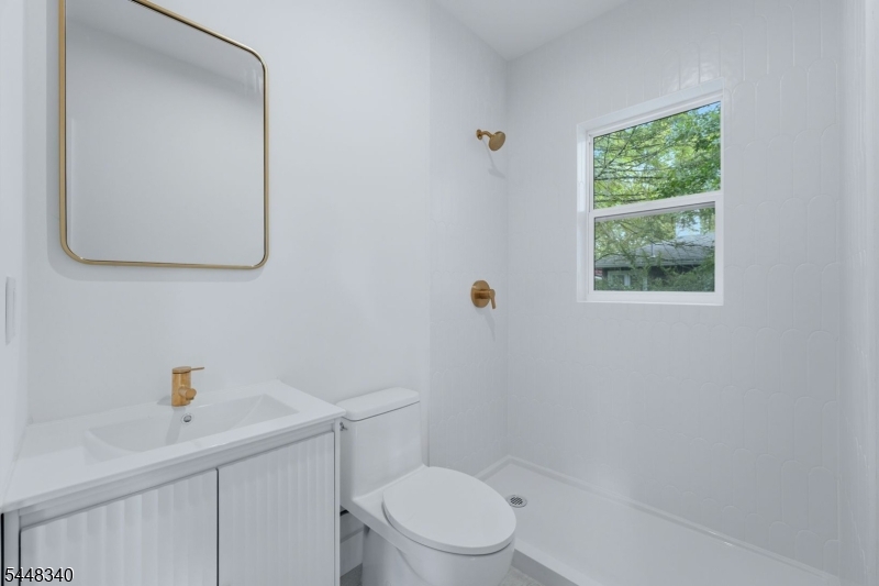 126 Fieldstone Dr Property Photo 12
