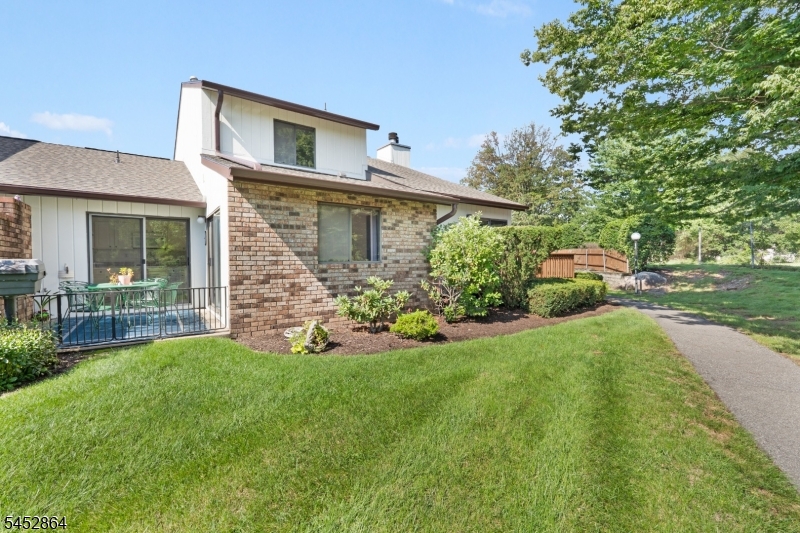 250 Ridgedale Ave 3 Property Photo 2