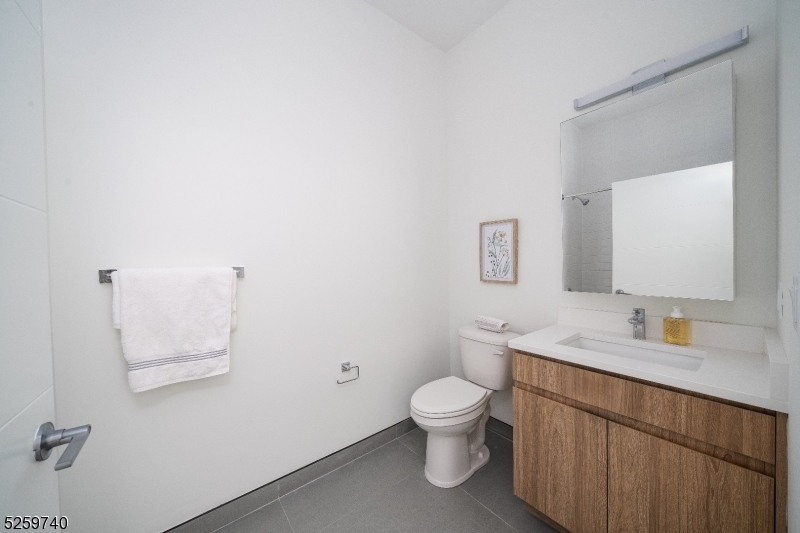 44 Irvine Turner Blvd 105 Property Photo 15