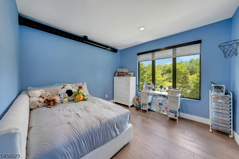 176 Edson Ter Property Photo 20