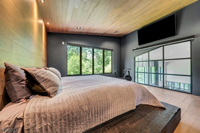 176 Edson Ter Property Photo 35