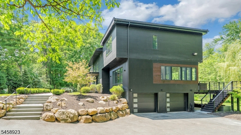 176 Edson Ter Property Photo 40
