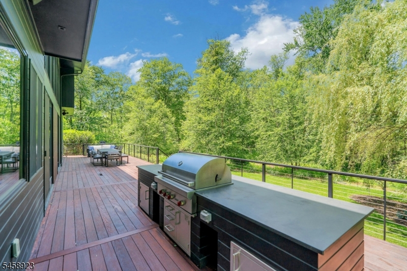 176 Edson Ter Property Photo 43