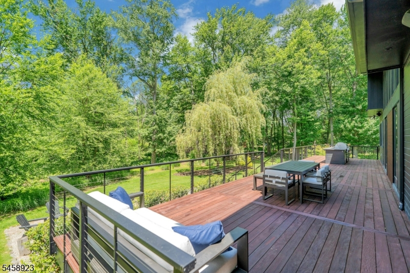 176 Edson Ter Property Photo 44
