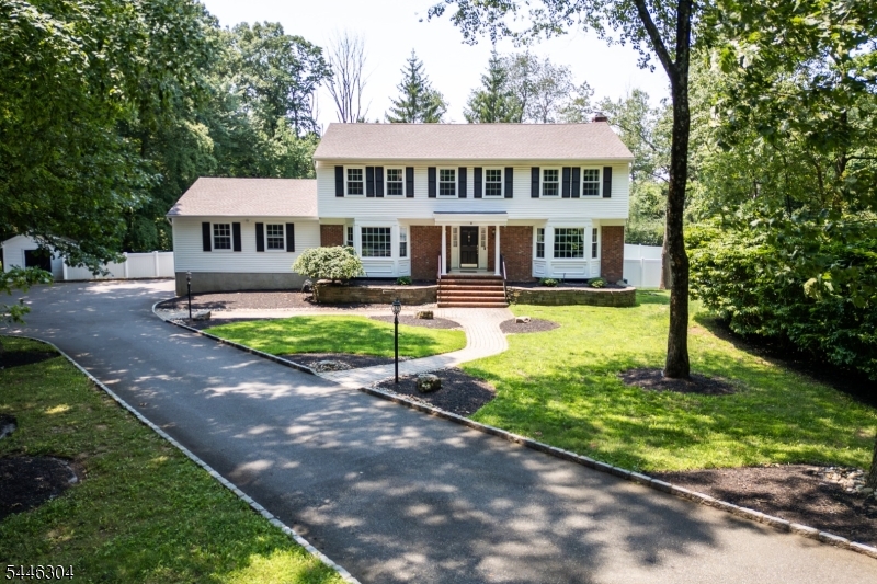 2 Hemlock Ln Property Photo 1