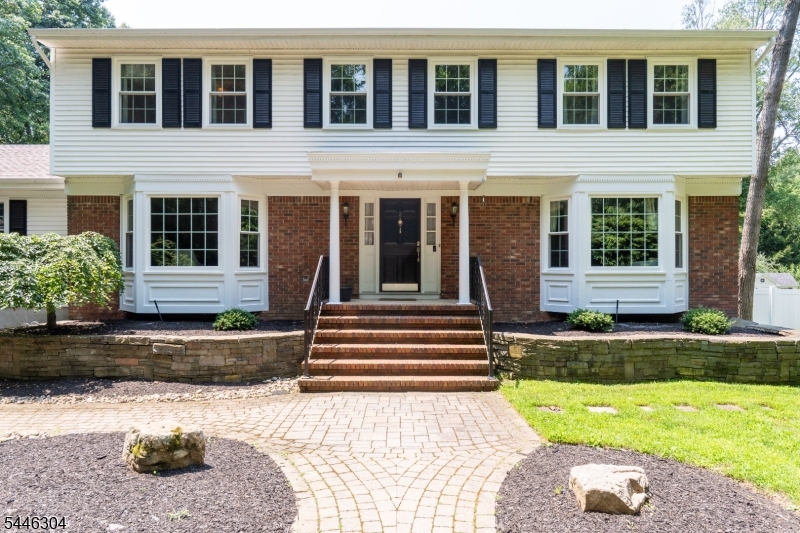 2 Hemlock Ln Property Photo 3