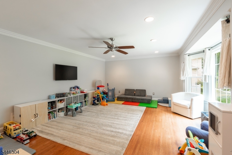 2 Hemlock Ln Property Photo 6