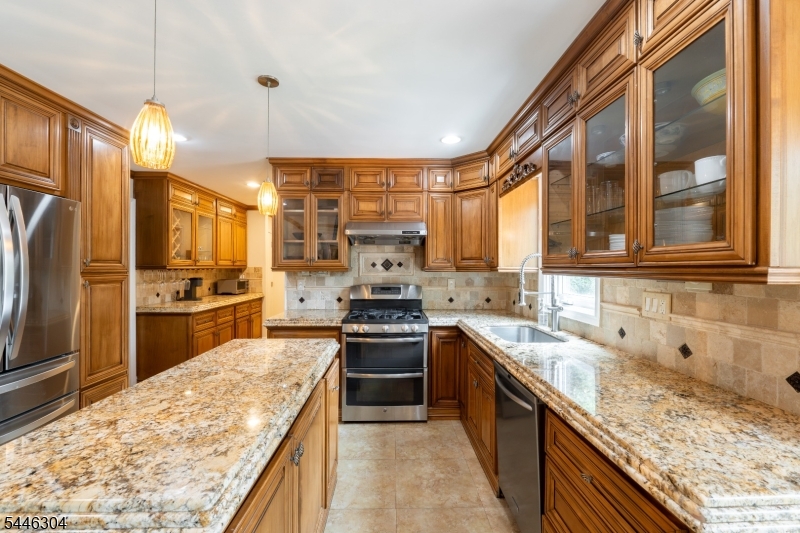 2 Hemlock Ln Property Photo 15