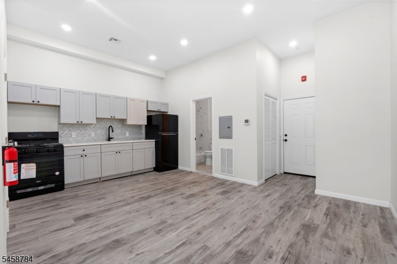 90 Broadway 4 Property Photo 1