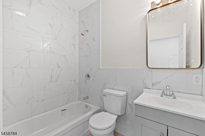 90 Broadway 4 Property Photo 3
