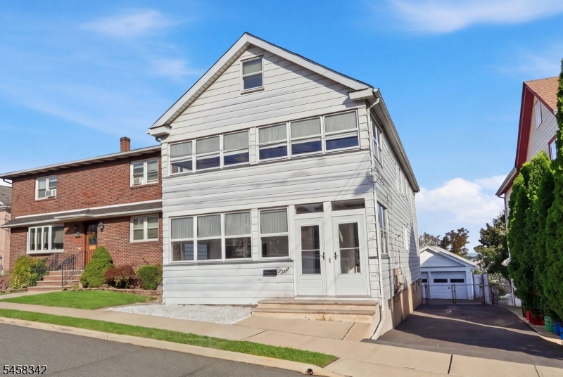 8 Witherspoon St Property Photo 3
