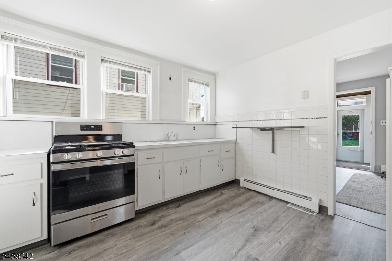 8 Witherspoon St Property Photo 10