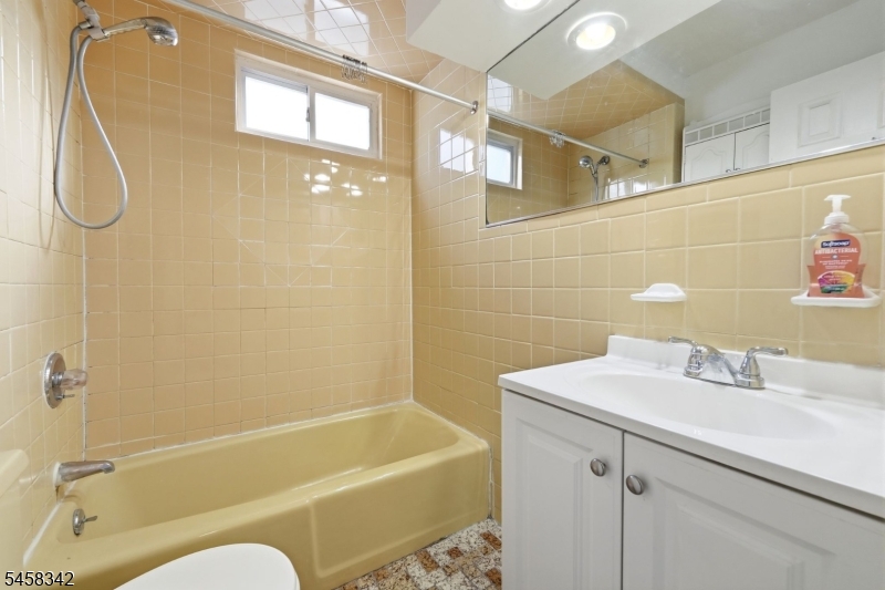 8 Witherspoon St Property Photo 13