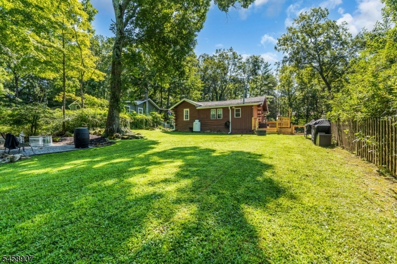929 Cedar Dr Property Photo 23