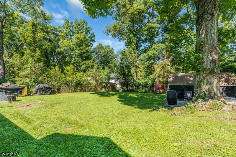 929 Cedar Dr Property Photo 24