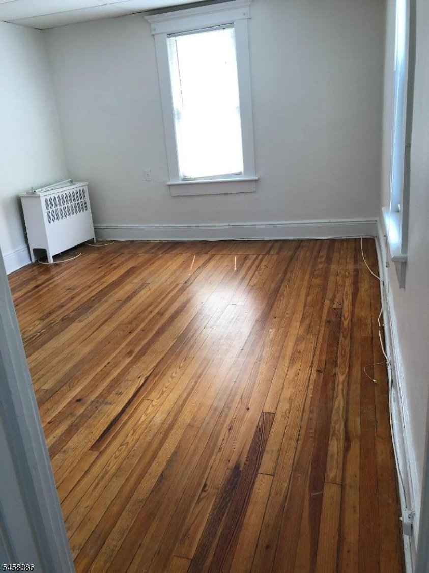 45 Diamond Bridge Ave 2 Property Photo 6