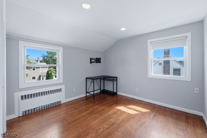635 Robinson Ter Property Photo 16