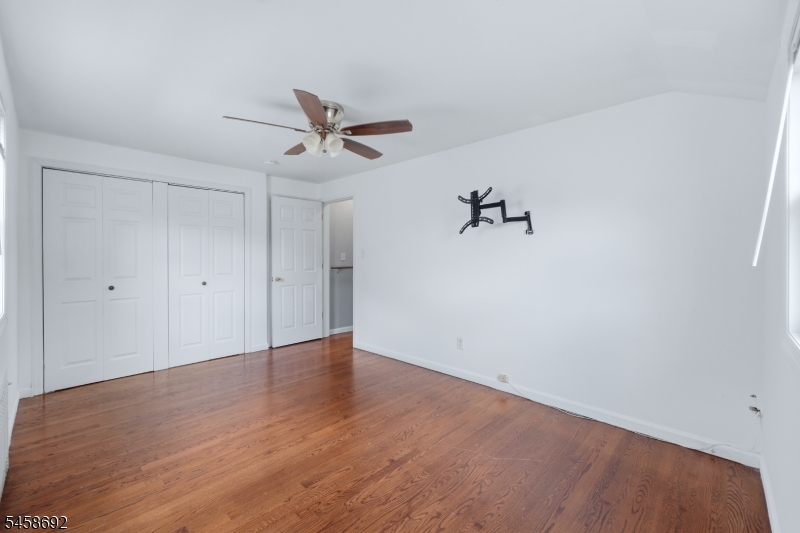 635 Robinson Ter Property Photo 19
