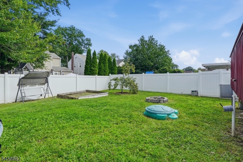 635 Robinson Ter Property Photo 26
