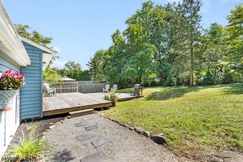 32 Foothill Dr Property Photo 27