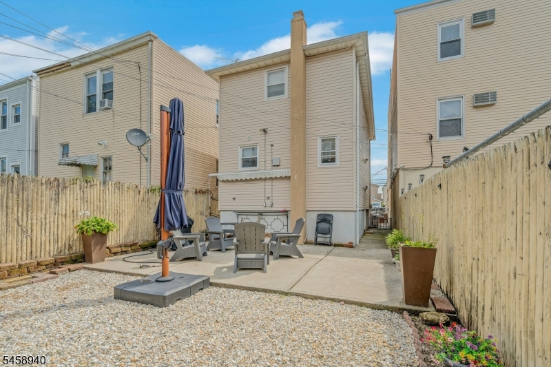 149 Chestnut St Property Photo 36