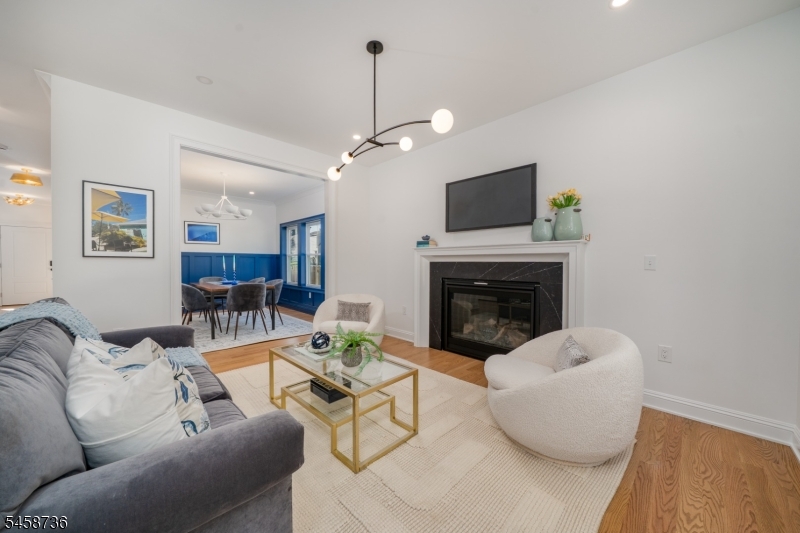 14 Holmes Oval Property Photo 13