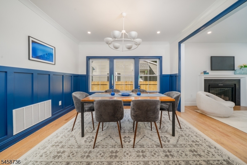14 Holmes Oval Property Photo 16