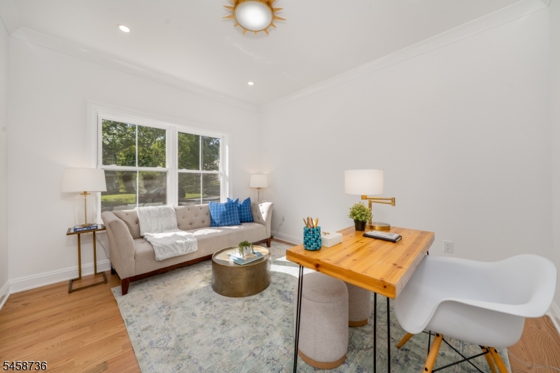 14 Holmes Oval Property Photo 18