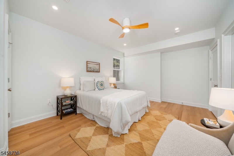 14 Holmes Oval Property Photo 39