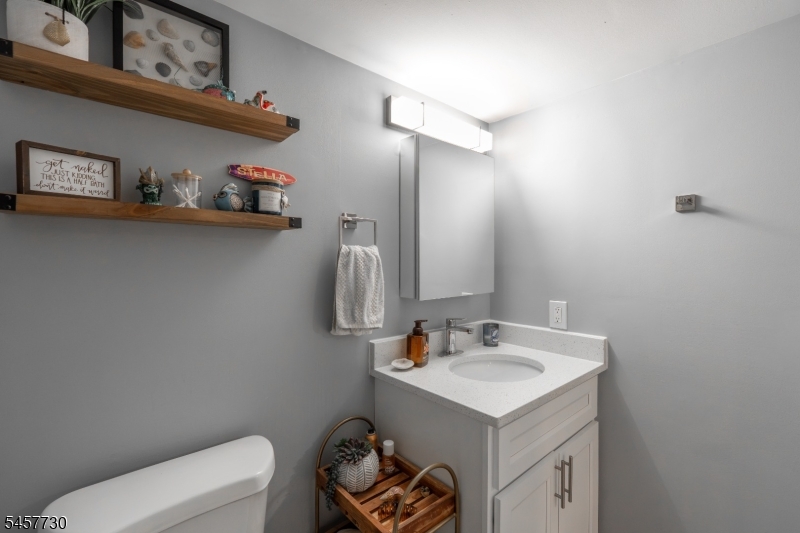 34 Loantaka Way Unit H H Property Photo 21