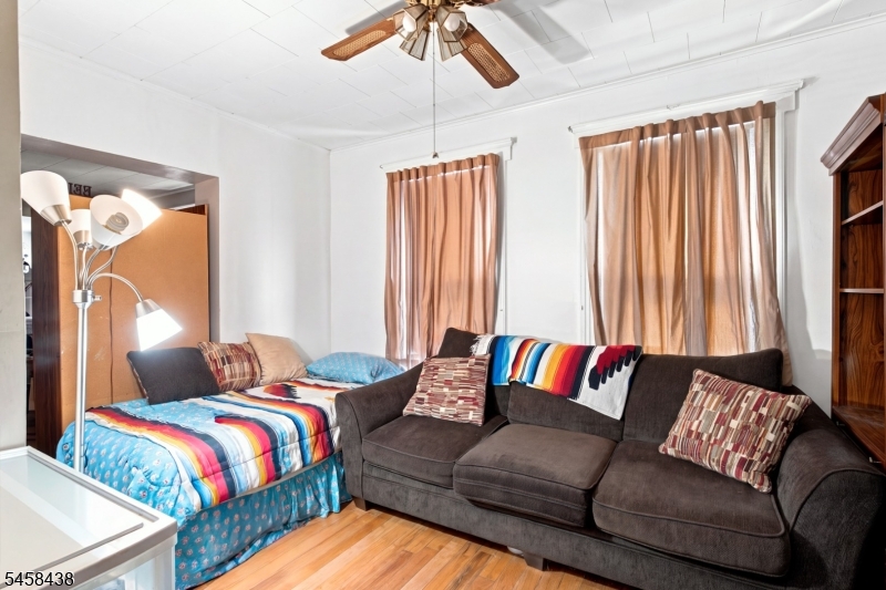 1118 Woodruff Ave Property Photo 5