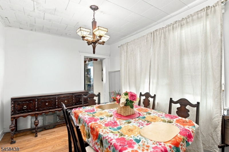 1118 Woodruff Ave Property Photo 8