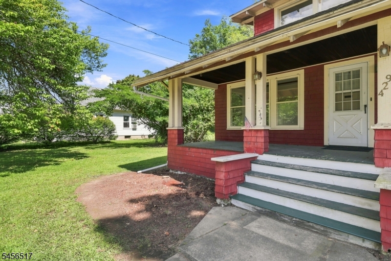 429 Greenwich St Property Photo 3