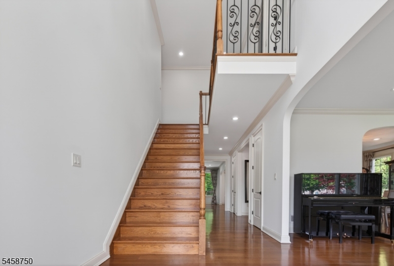 25 Wellington Ave Property Photo 3