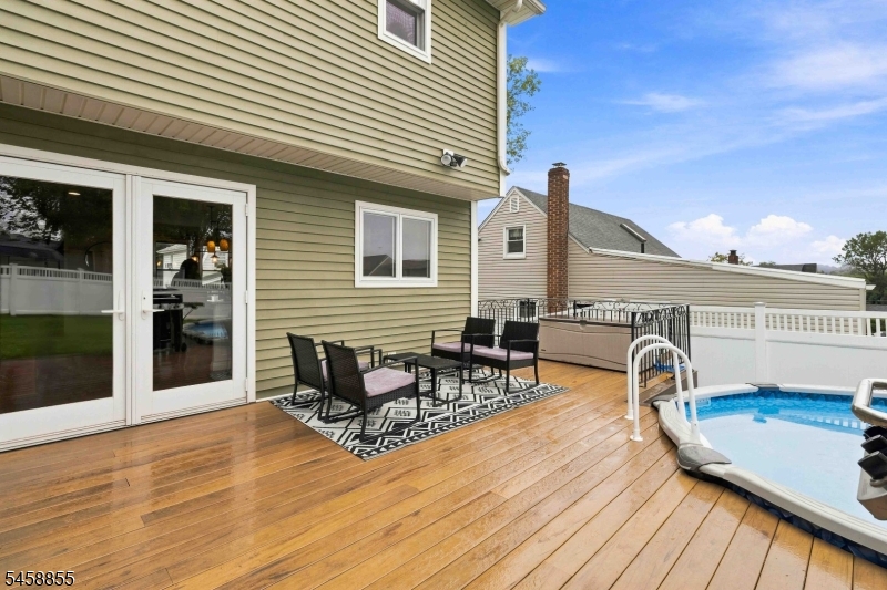 160 Arlington Blvd Property Photo 35