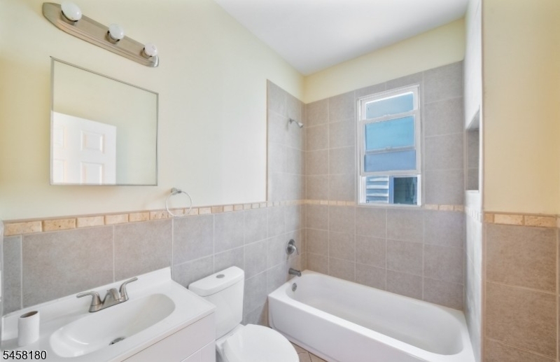 286 Williamson Ave 2 Property Photo 6
