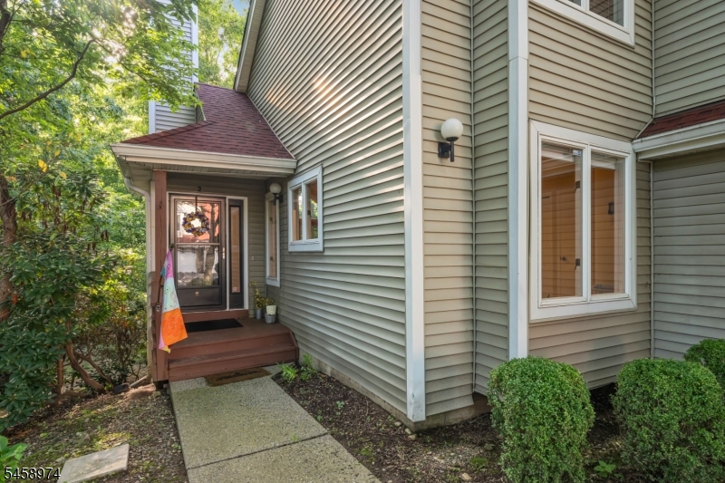 2 Ridgeview Ter Property Photo 3