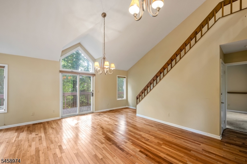 2 Ridgeview Ter Property Photo 6