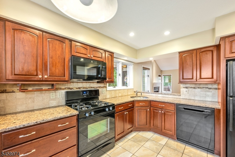 2 Ridgeview Ter Property Photo 9