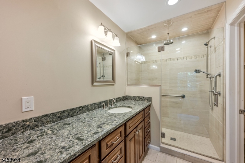 2 Ridgeview Ter Property Photo 16